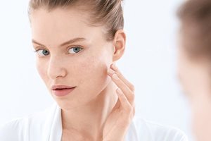 Blemish- and acne-prone skin: causes, triggers, symptoms and advice